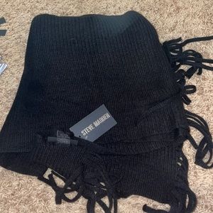 Steve Madden scarf